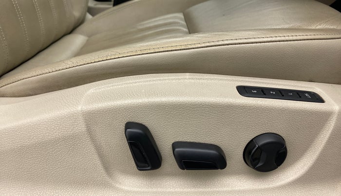 2018 Skoda Octavia 2.0 TDI L&K AT, Diesel, Automatic, 90,142 km, Driver Side Adjustment Panel