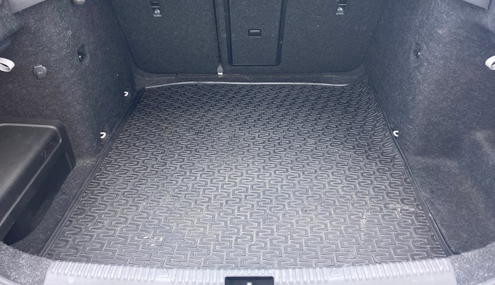 2018 Skoda Octavia 2.0 TDI L&K AT, Diesel, Automatic, 90,142 km, Boot Inside