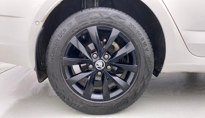 2018 Skoda Octavia 2.0 TDI L&K AT, Diesel, Automatic, 90,142 km, Right Rear Wheel