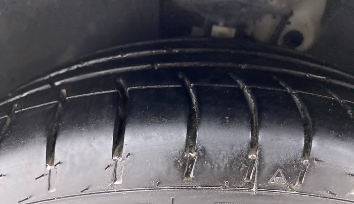 2018 Skoda Octavia 2.0 TDI L&K AT, Diesel, Automatic, 90,142 km, Left Front Tyre Tread