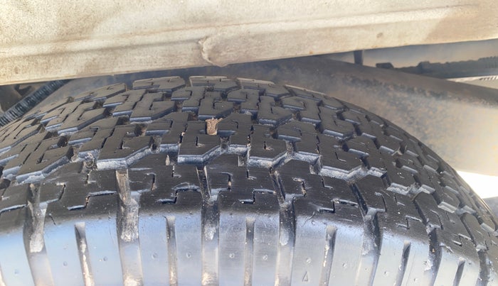 2023 Mahindra Bolero B6, Diesel, Manual, 35,406 km, Left Rear Tyre Tread