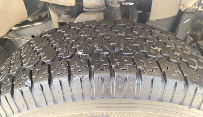 2023 Mahindra Bolero B6, Diesel, Manual, 35,406 km, Right Front Tyre Tread