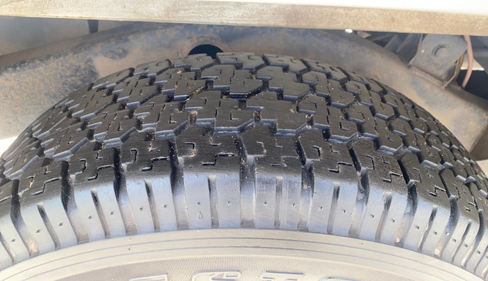 2023 Mahindra Bolero B6, Diesel, Manual, 35,406 km, Right Rear Tyre Tread