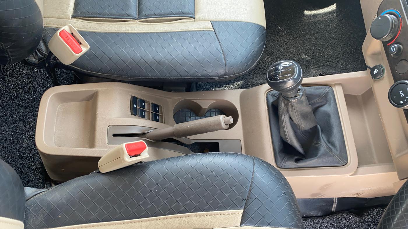 2023 Mahindra Bolero B6, Diesel, Manual, 35,428 km, Gear Lever