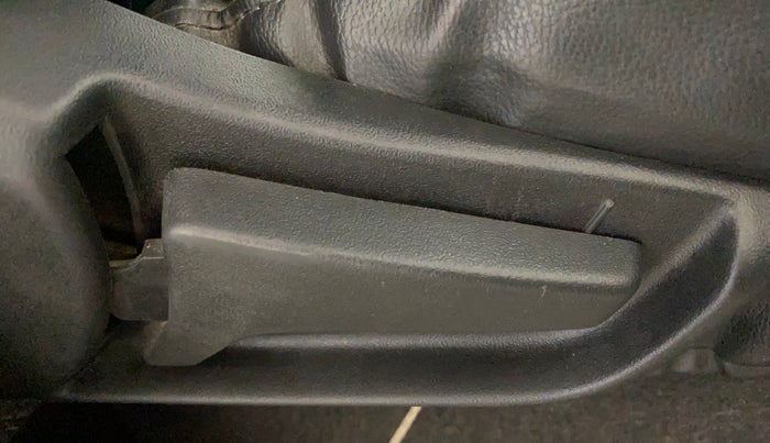 2020 Maruti S PRESSO VXI+, Petrol, Manual, 74,162 km, Driver Side Adjustment Panel