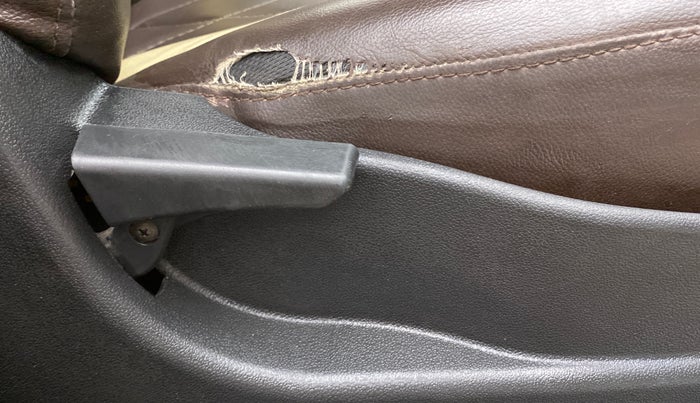 2018 Tata Tiago XT 1.2 REVOTRON, CNG, Manual, 44,540 km, Driver Side Adjustment Panel