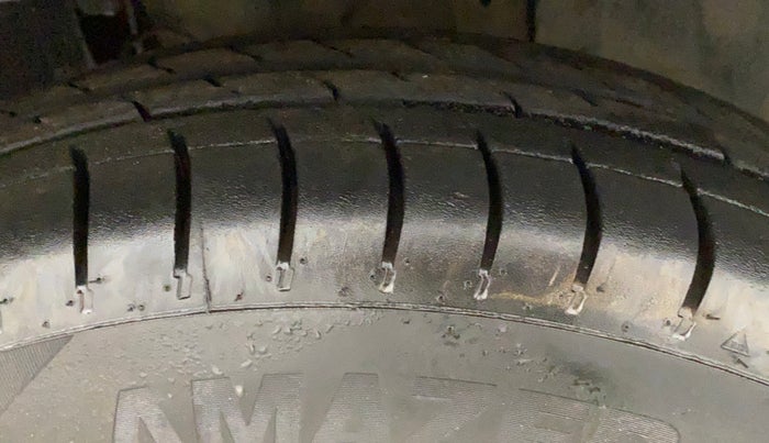 2019 Renault TRIBER 1.0 RXL PETROL, CNG, Manual, 62,247 km, Right Front Tyre Tread