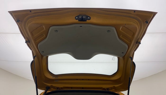 2019 Renault TRIBER 1.0 RXL PETROL, CNG, Manual, 62,247 km, Boot Door Open