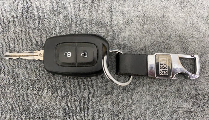 2019 Renault TRIBER 1.0 RXL PETROL, CNG, Manual, 62,247 km, Key Close Up