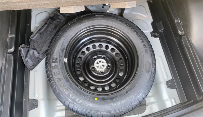 2021 KIA SELTOS HTK 1.5 PETROL, Petrol, Manual, 29,800 km, Spare Tyre