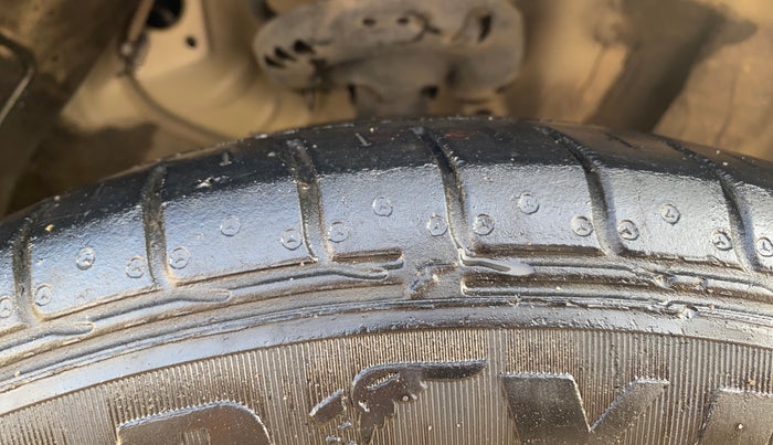 2021 KIA SELTOS HTK 1.5 PETROL, Petrol, Manual, 29,800 km, Right Front Tyre Tread