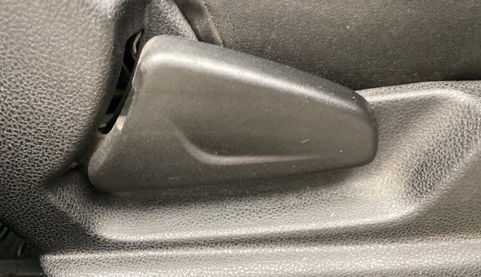 2019 Renault Kwid CLIMBER 1.0 AMT (O), Petrol, Automatic, 68,441 km, Driver Side Adjustment Panel