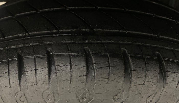 2019 Renault Kwid CLIMBER 1.0 AMT (O), Petrol, Automatic, 68,441 km, Right Rear Tyre Tread