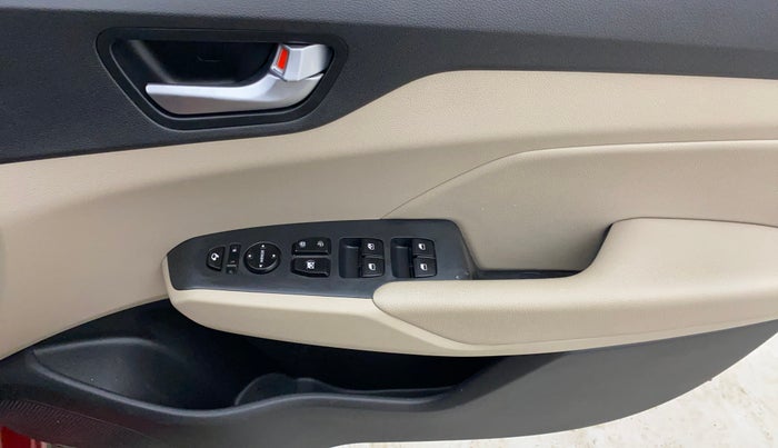 2018 Hyundai Verna 1.6 VTVT SX O, Petrol, Manual, 59,120 km, Driver Side Door Panels Control