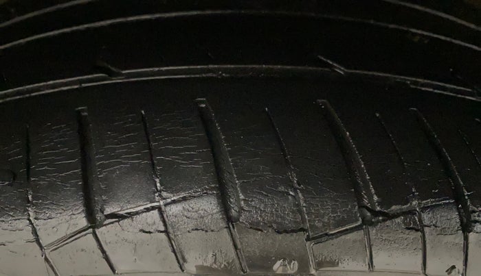 2018 Hyundai Verna 1.6 VTVT SX O, Petrol, Manual, 59,120 km, Right Rear Tyre Tread