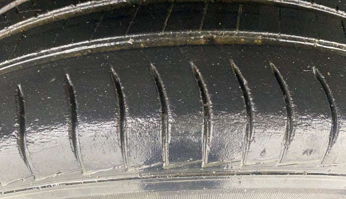 2019 Hyundai VENUE S 1.2, Petrol, Manual, 16,197 km, Right Front Tyre Tread