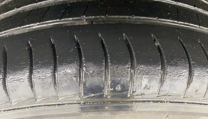 2019 Hyundai VENUE S 1.2, Petrol, Manual, 16,197 km, Right Rear Tyre Tread