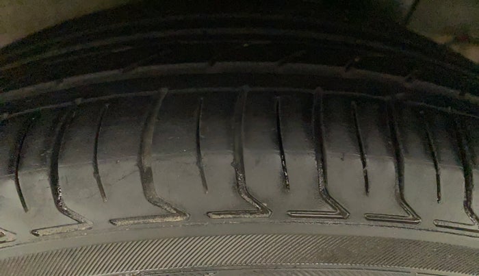 2018 Hyundai Grand i10 SPORTZ (O) AT 1.2 KAPPA VTVT, Petrol, Automatic, 65,001 km, Right Rear Tyre Tread