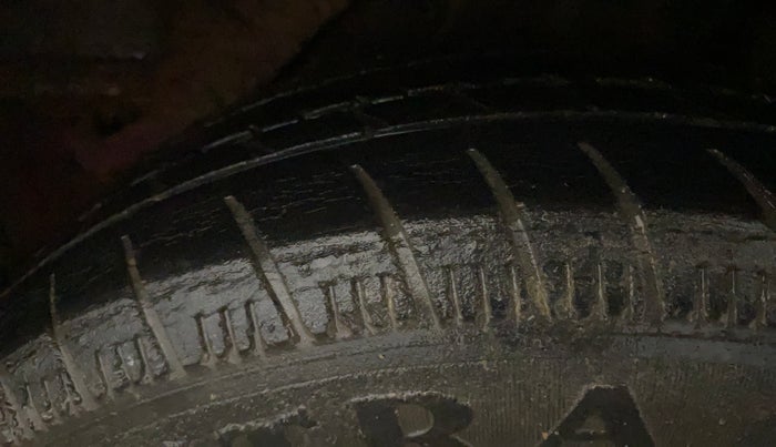 2015 Honda Brio S MT, Petrol, Manual, 39,212 km, Left Rear Tyre Tread