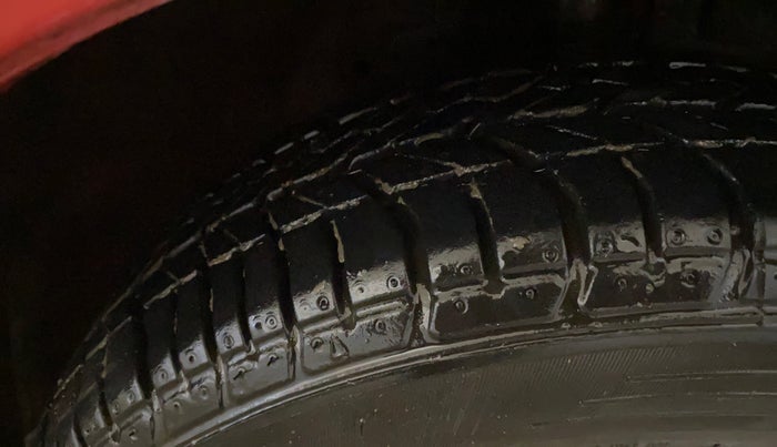 2015 Honda Brio S MT, Petrol, Manual, 39,212 km, Right Front Tyre Tread