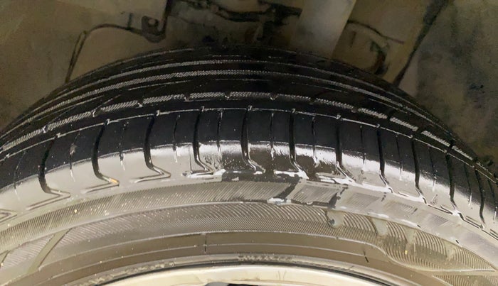 2022 Tata NEXON XMA SUNROOF PETROL, Petrol, Automatic, 50,596 km, Left Front Tyre Tread