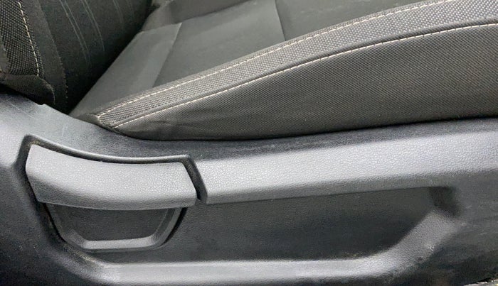 2021 Hyundai NEW I20 MAGNA 1.2 MT, Petrol, Manual, 16,952 km, Driver Side Adjustment Panel