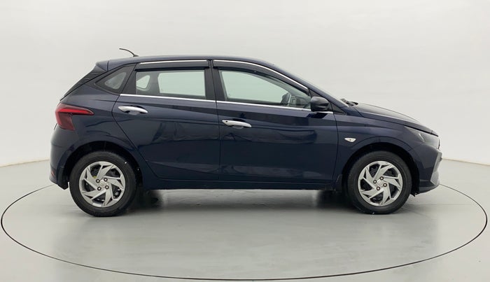 2021 Hyundai NEW I20 MAGNA 1.2 MT, Petrol, Manual, 16,952 km, Right Side View