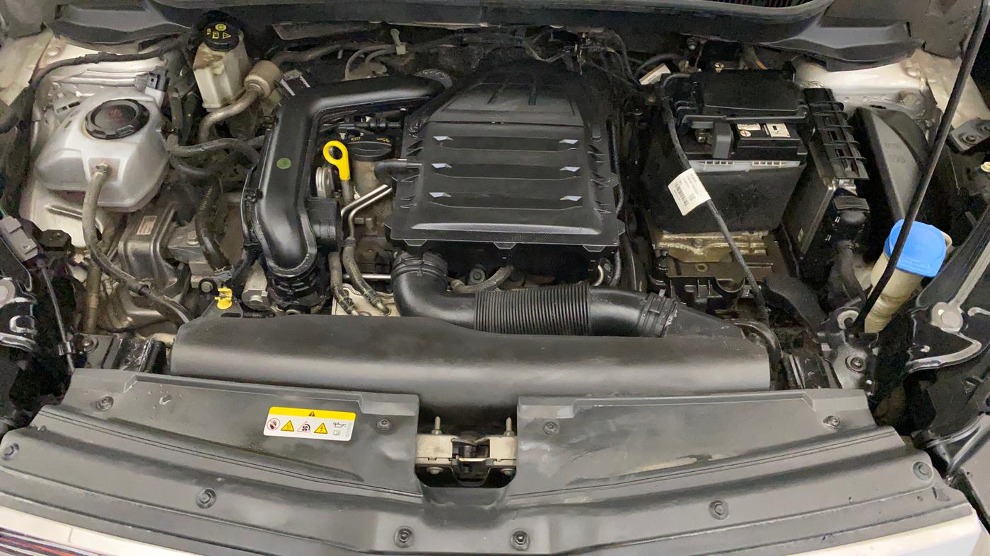 2021 Skoda KUSHAQ STYLE 1.0L TSI AT, Petrol, Automatic, 95,616 km, Engine View