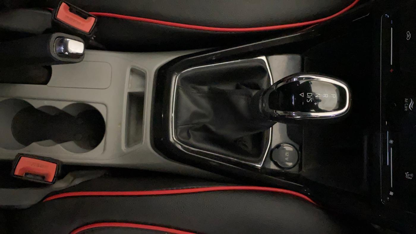 2021 Skoda KUSHAQ STYLE 1.0L TSI AT, Petrol, Automatic, 95,616 km, Gear Lever