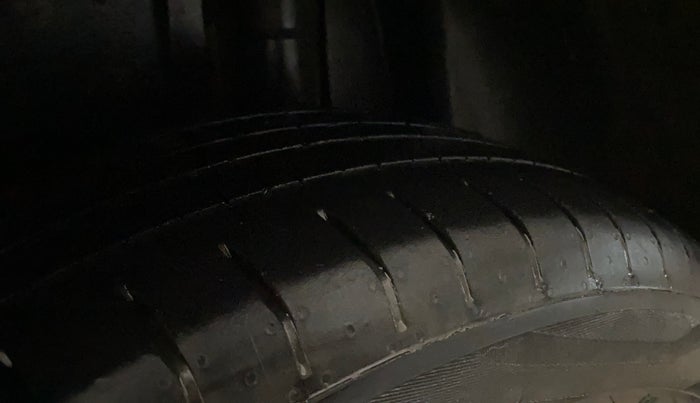 2021 Skoda KUSHAQ STYLE 1.0L TSI AT, Petrol, Automatic, 95,540 km, Left Rear Tyre Tread