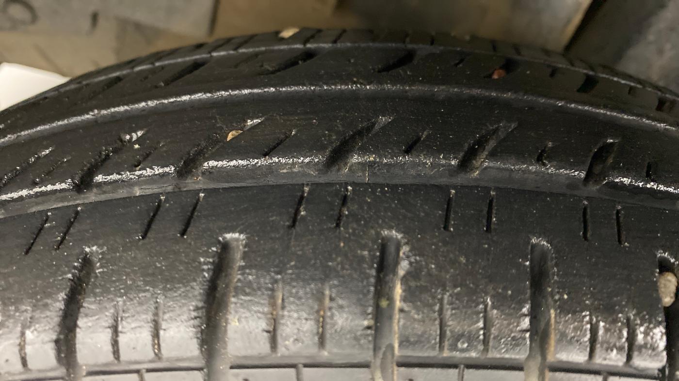 2019 Renault Kwid 1.0 RXT Opt, Petrol, Manual, 19,318 km, Left Front Tyre Tread