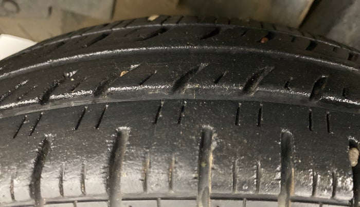 2019 Renault Kwid 1.0 RXT Opt, Petrol, Manual, 19,318 km, Left Front Tyre Tread