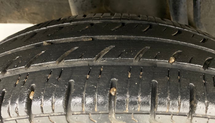2019 Renault Kwid 1.0 RXT Opt, Petrol, Manual, 19,318 km, Right Rear Tyre Tread