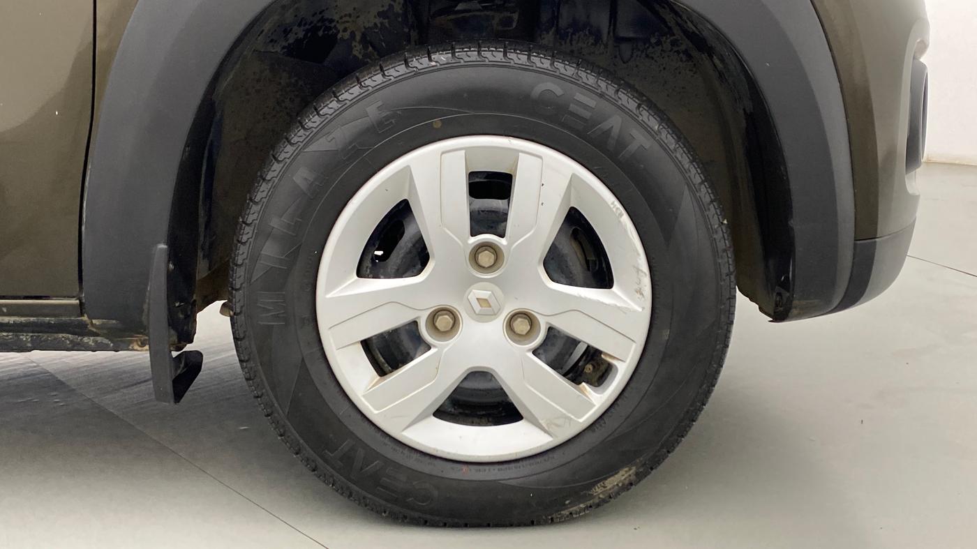 2019 Renault Kwid 1.0 RXT Opt, Petrol, Manual, 19,318 km, Right Front Wheel