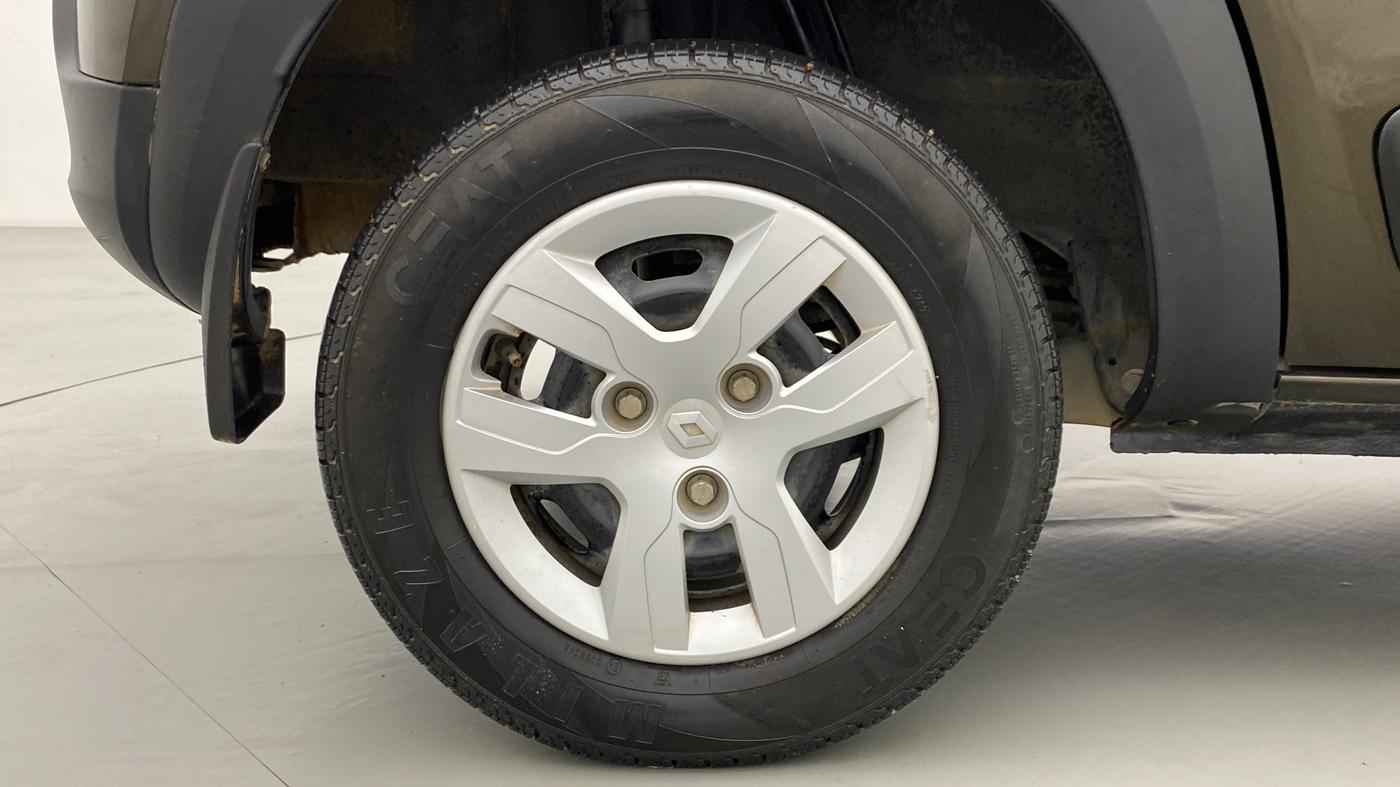 2019 Renault Kwid 1.0 RXT Opt, Petrol, Manual, 19,318 km, Right Rear Wheel
