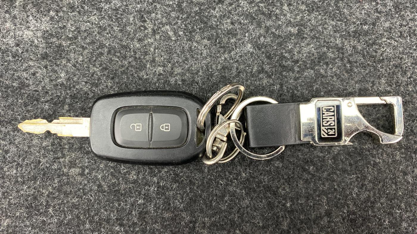 2019 Renault Kwid 1.0 RXT Opt, Petrol, Manual, 19,318 km, Key Close Up