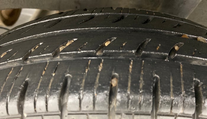2019 Renault Kwid 1.0 RXT Opt, Petrol, Manual, 19,318 km, Left Rear Tyre Tread