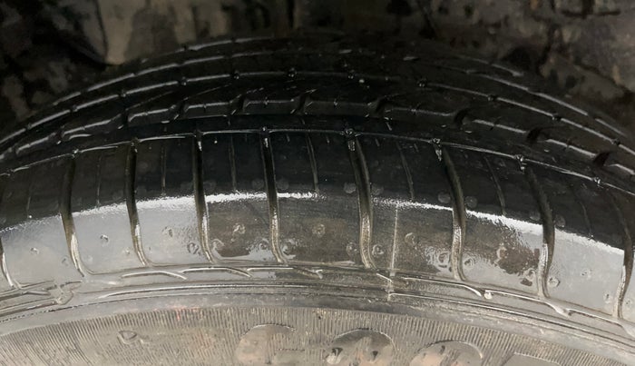 2019 Tata NEXON XM PETROL, CNG, Manual, 59,707 km, Right Rear Tyre Tread