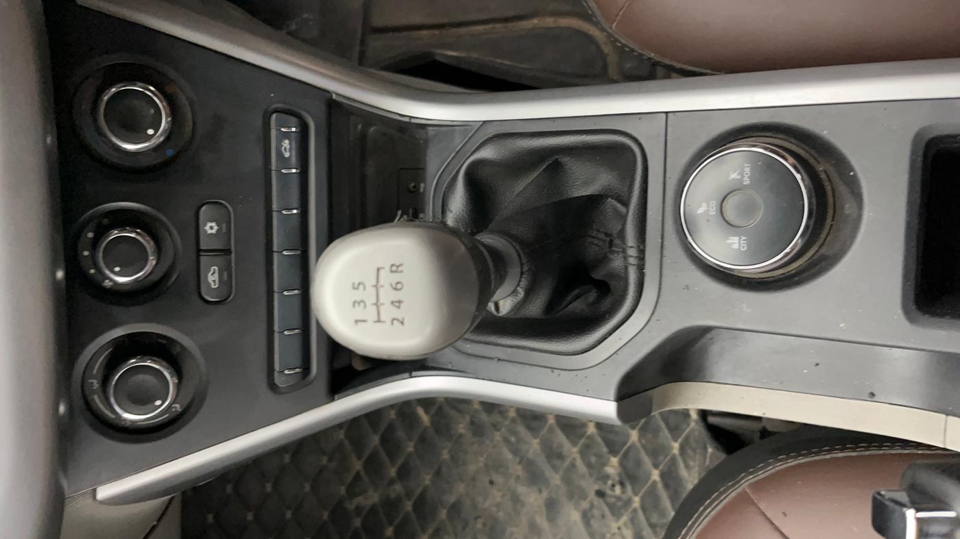 2019 Tata NEXON XM PETROL, CNG, Manual, 59,739 km, Gear Lever
