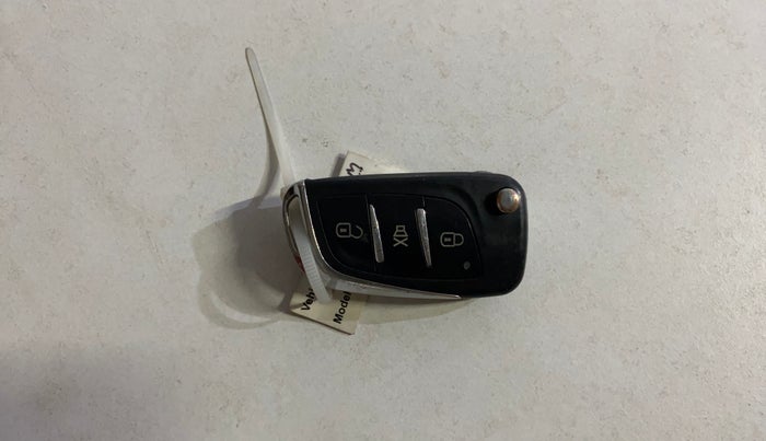 2021 Tata ALTROZ XE DIESEL, Diesel, Manual, 37,790 km, Key Close Up