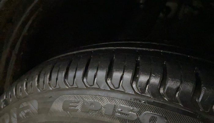 2021 Tata ALTROZ XE DIESEL, Diesel, Manual, 37,790 km, Right Front Tyre Tread