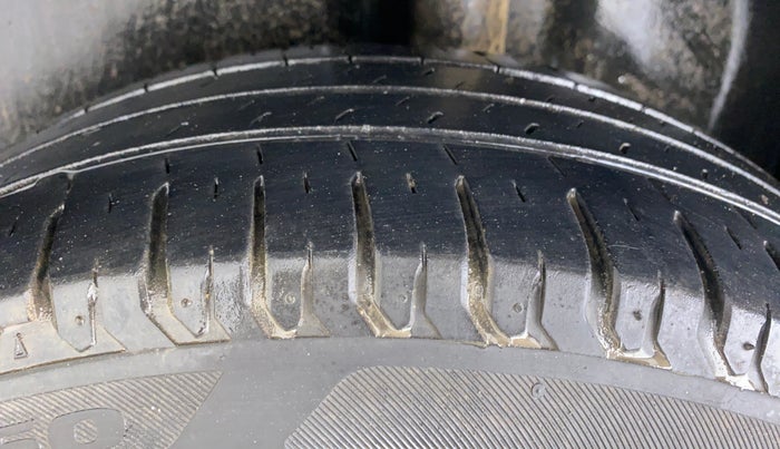 2020 Volkswagen Polo COMFORTLINE PLUS 1.0, Petrol, Manual, 65,293 km, Left Rear Tyre Tread