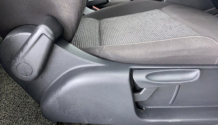 2020 Volkswagen Polo COMFORTLINE PLUS 1.0, Petrol, Manual, 65,293 km, Driver Side Adjustment Panel