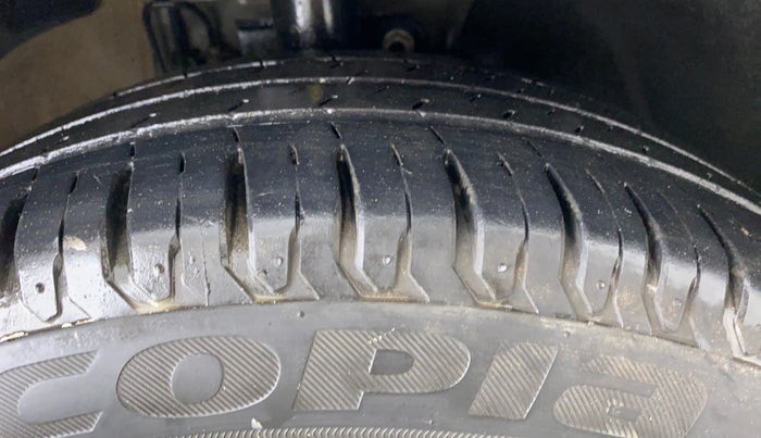 2020 Volkswagen Polo COMFORTLINE PLUS 1.0, Petrol, Manual, 65,293 km, Right Front Tyre Tread