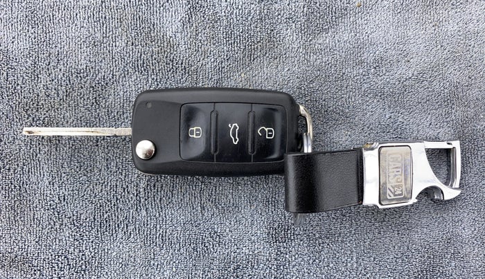 2020 Volkswagen Polo COMFORTLINE PLUS 1.0, Petrol, Manual, 65,293 km, Key Close Up