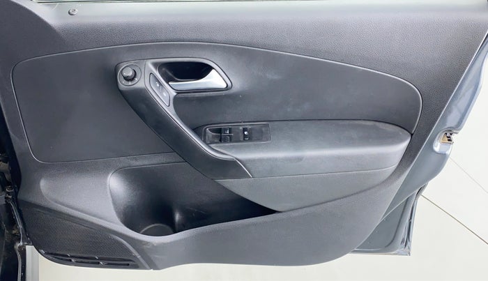 2020 Volkswagen Polo COMFORTLINE PLUS 1.0, Petrol, Manual, 65,293 km, Driver Side Door Panels Control