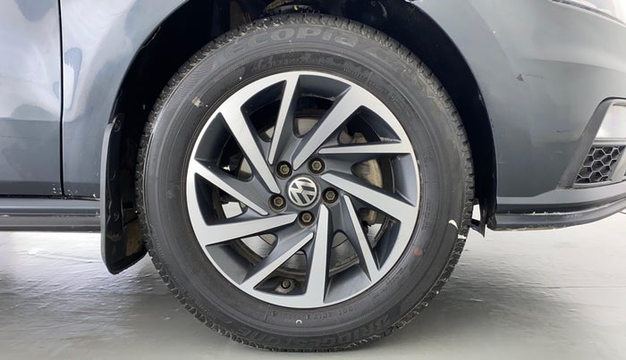 2020 Volkswagen Polo COMFORTLINE PLUS 1.0, Petrol, Manual, 65,293 km, Right Front Wheel