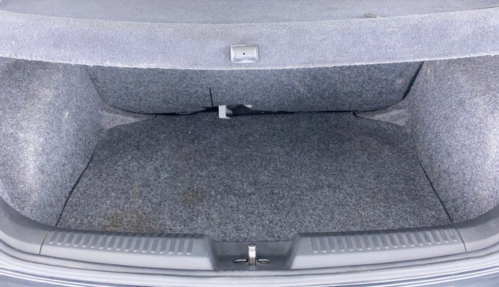 2020 Volkswagen Polo COMFORTLINE PLUS 1.0, Petrol, Manual, 65,293 km, Boot Inside