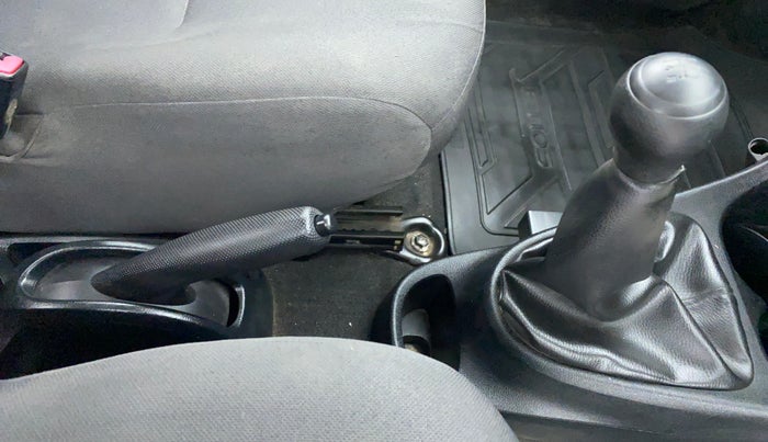 2012 Toyota Etios Liva G, Petrol, Manual, 44,198 km, Gear Lever