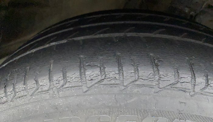 2018 Hyundai Elite i20 ASTA 1.2 (O), Petrol, Manual, 56,757 km, Right Front Tyre Tread